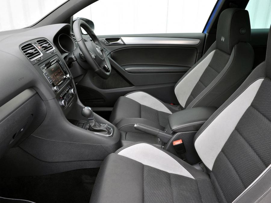  Volkswagen Golf R 3-Door 2009 года  (UK) (фото 3 из 12)